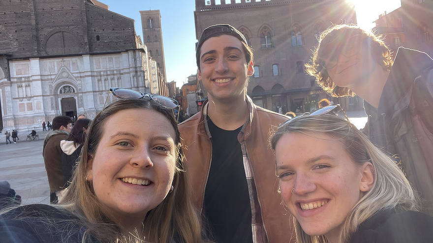 Alexis Fernandez ’26 (left) while studying abroad on a day trip to Bologna.