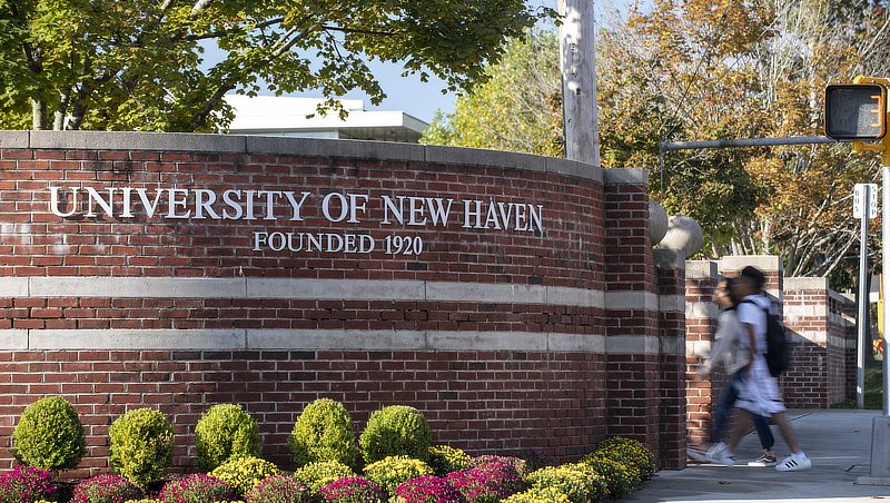 Photo of University of New Haven entrance gate.