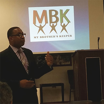 Image of Darryl Mack ’91 addressing MBK students.