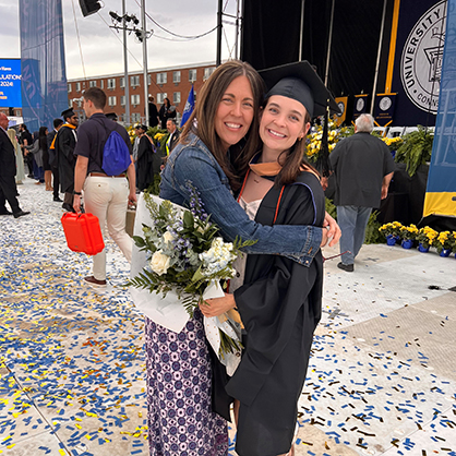Haleigh Resnick ’24 MBA and Lynne Hennessey Resnick ’94, ’96 M.S.