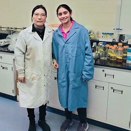 Sneh Dagar ’27 with faculty mentor Dr. Huan Gu