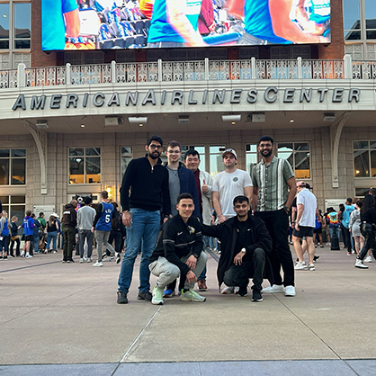 The Chargers are ready to check out an NBA game in Dallas. 